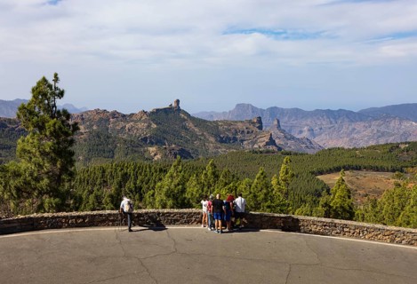 Viewpoint at the summit of Pico de las Nieves with a view of the Caldera de Tirajana valley, Gran