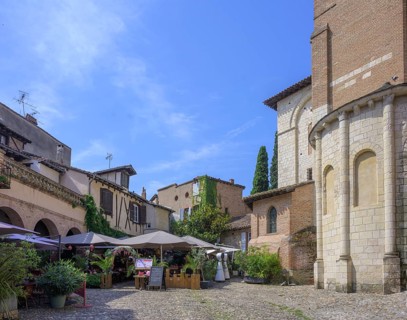 Saint Salvy square with restaurants, Albi, Département Tarn, France, Europe