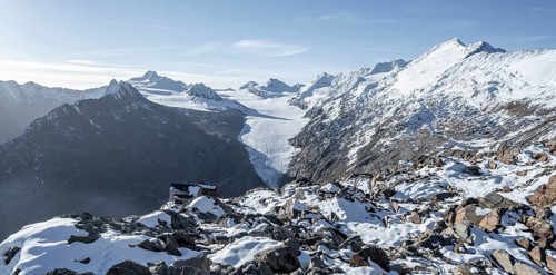 Mountain panorama and glacier, in autumn with snow, view of Gurgler Ferner with summit Hochwilde