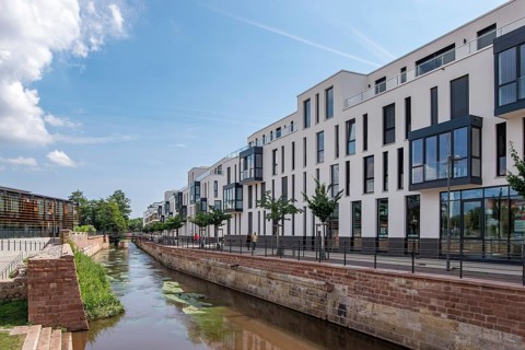 Queichpromenade residential park, River Queich, Landau i.d. Pfalz, Palatinate,