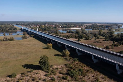 Magdeburg waterway junction, Mittelland Canal crosses the Elbe in a trough bridge, Hohenwarthe,