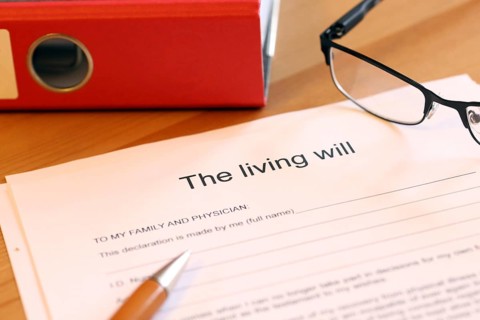 Symbolic image: Healthcare proxy, living will (English)