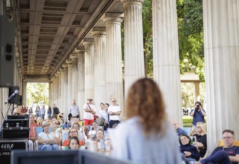 Reading by Ulrike C. Tscharre and live music at the Kolonnaden Bar on Museum Island in Berlin,