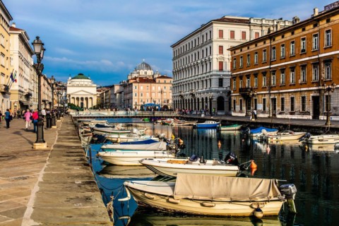 Commercial and residential houses of old families on the Grand Canal in the heart of Borgo