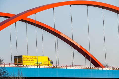 Motorway bridge of the A42 motorway, Emscher expressway, over the Rhine-Herne Canal heavy goods