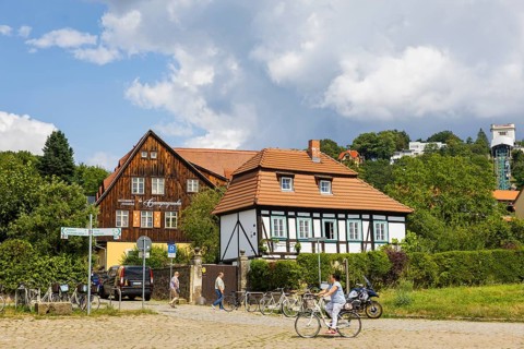 Friedrich Wieck Straße, Winery, Fährgut, August Böckstiegel Room, in the foreground the