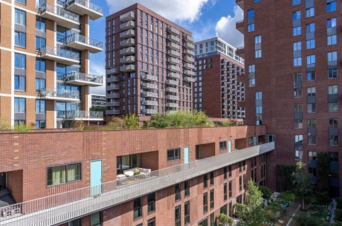 De Groene Kaap residential complex, in the Rotterdam Feijenoord district, on the Maashaven,