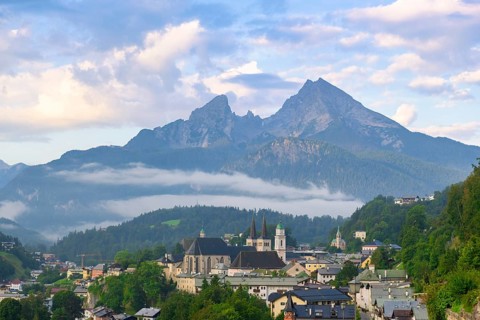 View of the village with parish churches, St Andreas and the collegiate church of St Peter and St