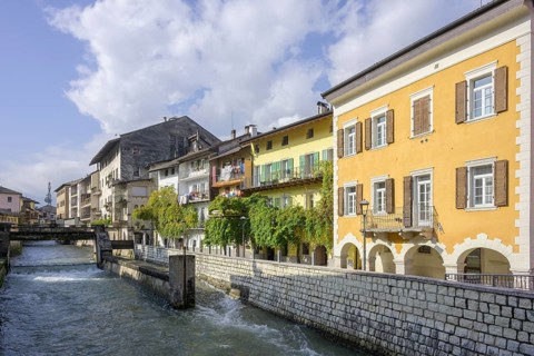 River Brenta and houses with arcades, Borgo Valsugana, Trentino, Italy, Europe