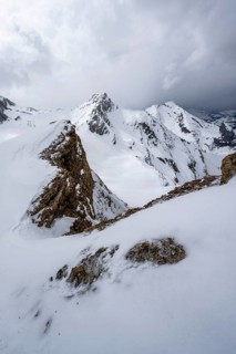 Snow-covered mountain landscape, ascent to the Niesehorn, summit Wildhorn behind, Bernese Alps,