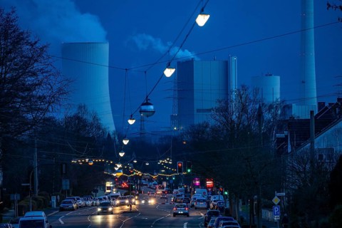 Cooling tower of the Herne combined heat and power plant, STEAG, 130 metres high, view along