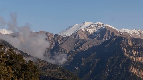 Entrance to the gorge, Entrance, Xyloskalo, Clouds in the gorge, Snow-capped mountains, Samaria