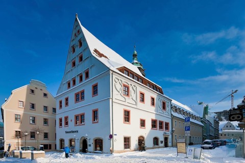 Pirna is a large district town and the administrative seat of the Sächsische Schweiz-Osterzgebirge