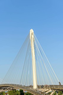Die Deux-Rives-Fußgängerbrücke zwischen Deutschland und Frankreich in Kehl und Straßburg, ein