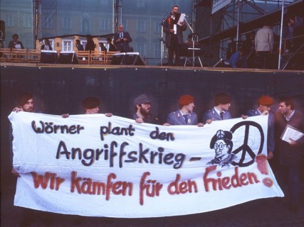 DEU, Germany: The historical slides from the 84-85 r years, Bonn. Peace movement on 20.10.84.
