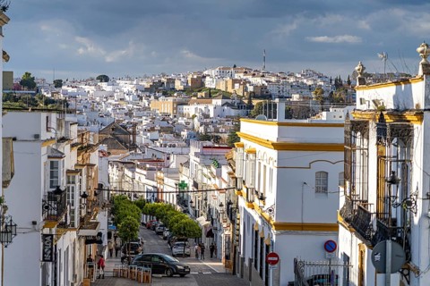 Street with white houses of Arcos de la Frontera, Andalusia, Spain, Europe