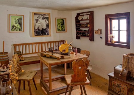 Miller's flat, Museum Wassermühle Höfgen near Grimma, interior, Saxony, Germany, Europe