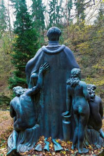 Richard Wagner monument in Liebethaler Grund