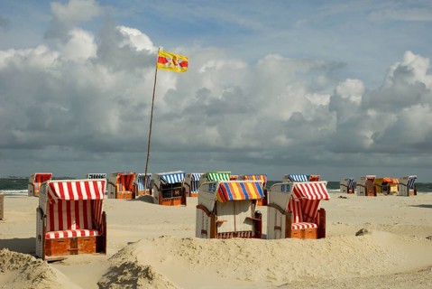 Beach chairs on the beach, Norddorf, Amrum, Nordfriesland, Schleswig-Holstein, Germany, Europe