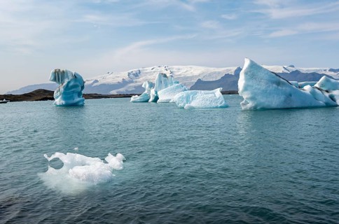 Ice floes, Jökulsárlón glacier lagoon, glacial lake, southern edge of Vatnajökull, southeast,