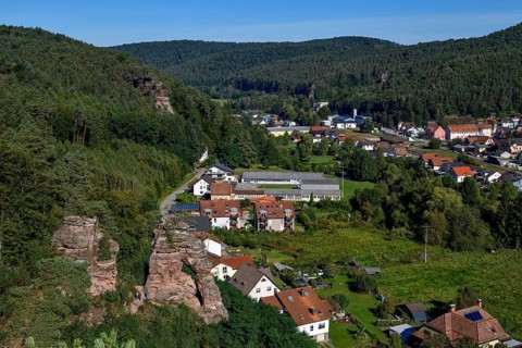 Schillerfelsen, red sandstone rock on the Dahner Felsenpfad, Dahn, Südwestpfalz district,