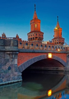 Oberbaum Bridge over the Spree in the early morning, Friedrichshain-Kreuzberg district, Berlin,