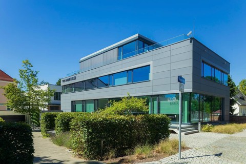 With ENHANCED BATTERY SOLUTIONS GmbH (EBSL), VON ARDENNE has founded an innovative start-up that
