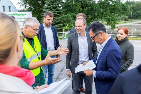 Federal Minister of Food and Agriculture, Cem Özdemir, visits Großdrebnitzer Agrarbetriebsges. mbH