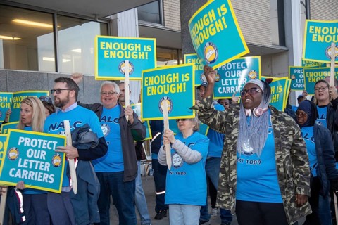Detroit, Michigan USA, 6 November 2023, Postal workers rally to protest the increasing number of