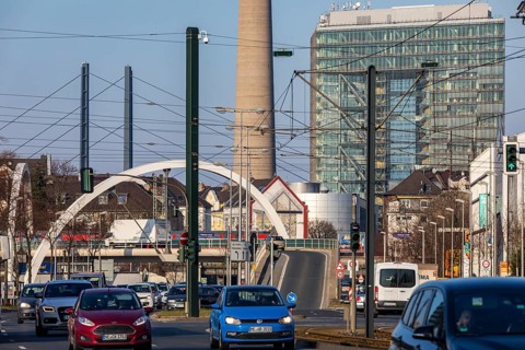 Düsseldorf, Völklinger Straße, federal road B1, city centre traffic, flyover bridge to the city
