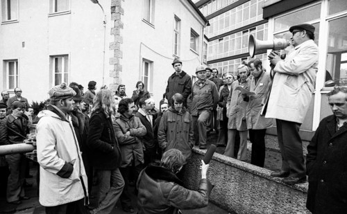 The workers defended themselves against the threat of closure of their Stuebbe-Demag factory by