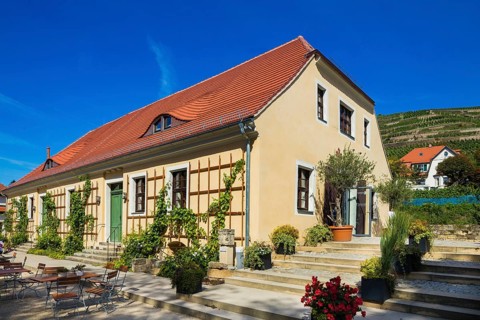Hoflößnitz st a former Electoral Saxon, now municipal winery on the Saxon Wine Route In the 21st