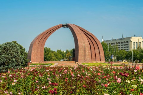 Victory Monument, Victory Square, Bishkek, Kyrgyzstan, Asia