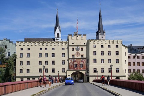 Brucktor at the Inn bridge, gate tower of the medieval town fortifications, moated castle am Inn,