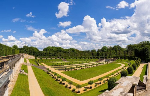 The Grosssedlitz Baroque Garden with the Friedrich Palace is located on a hill on the left bank of