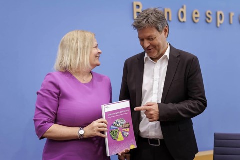 Nancy Faeser (SPD), Federal Minister of the Interior and Home Affairs, and Robert Habeck (Alliance