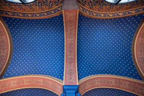Preserved ceiling vault in the vestibule of the former synagogue, built in 1883, destroyed by the