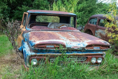 Corder, Missouri, Lorenz Service and Salvage, a junk yard for vintage and antique cars