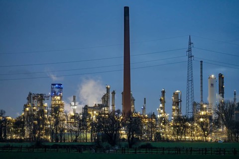 Ruhr oil refineries in Gelsenkirchen, Scholven, North Rhine-Westphalia, Germany, Europe