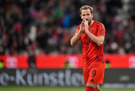 Harry Kane FC Bayern Munich FCB (09) Disappointment disappointed after missed goal opportunity