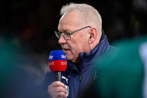CEO Holger Sanwald 1. FC Heidenheim 1846 FCH Portrait, in interview Microphone Micro Logo SKY