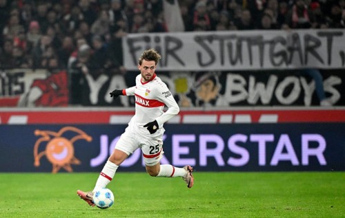 Jacob Bruun Larsen VfB Stuttgart (25) Action on the ball MHPArena, MHP Arena Stuttgart,