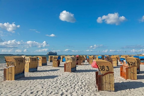 Mein Schiff cruise ship, beach chairs, beach, Laboe, Schleswig-Holstein, Germany, Europe