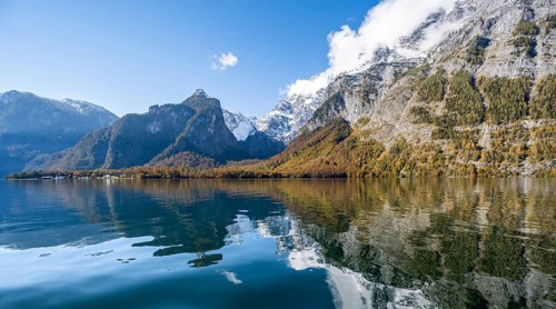 Königssee with Watzmann massif, autumnal mountain landscape reflected in the lake, Berchtesgaden