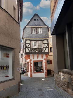 Lace cottage, old town centre on the market square, Bernkastel, Moselle, Rhineland-Palatinate,