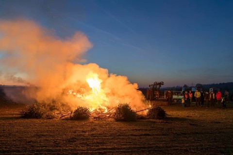 Dunning fire at a rally of farmers and farmers because of the federal government's plans to cut