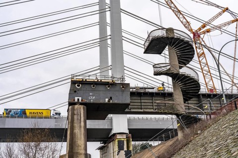 Demolition of the old Rhine bridge Neuenkamp, the A40, behind the first of 2 new bridges, which is