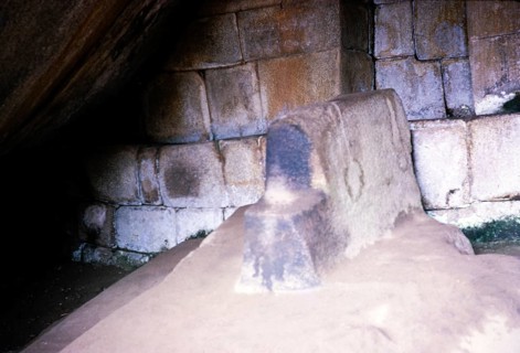 Caption: Sacrificial stone in a round temple, probably in the royal burial site of the Temple of