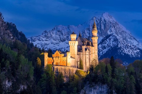 Neuschwanstein Castle near Füssen, Schwangau, Allgäu Alps, night shot, illuminated, snow, East