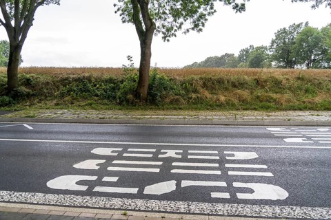 Bus shelter, bus stop Schalloh, in the countryside, Sauerland, near Soest-Bergede, country road